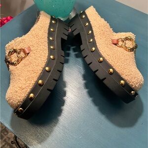 Circus by Sam Eldeman Platform Clog Slip ons Women’s Sz 7 Gold Buckle/Studs